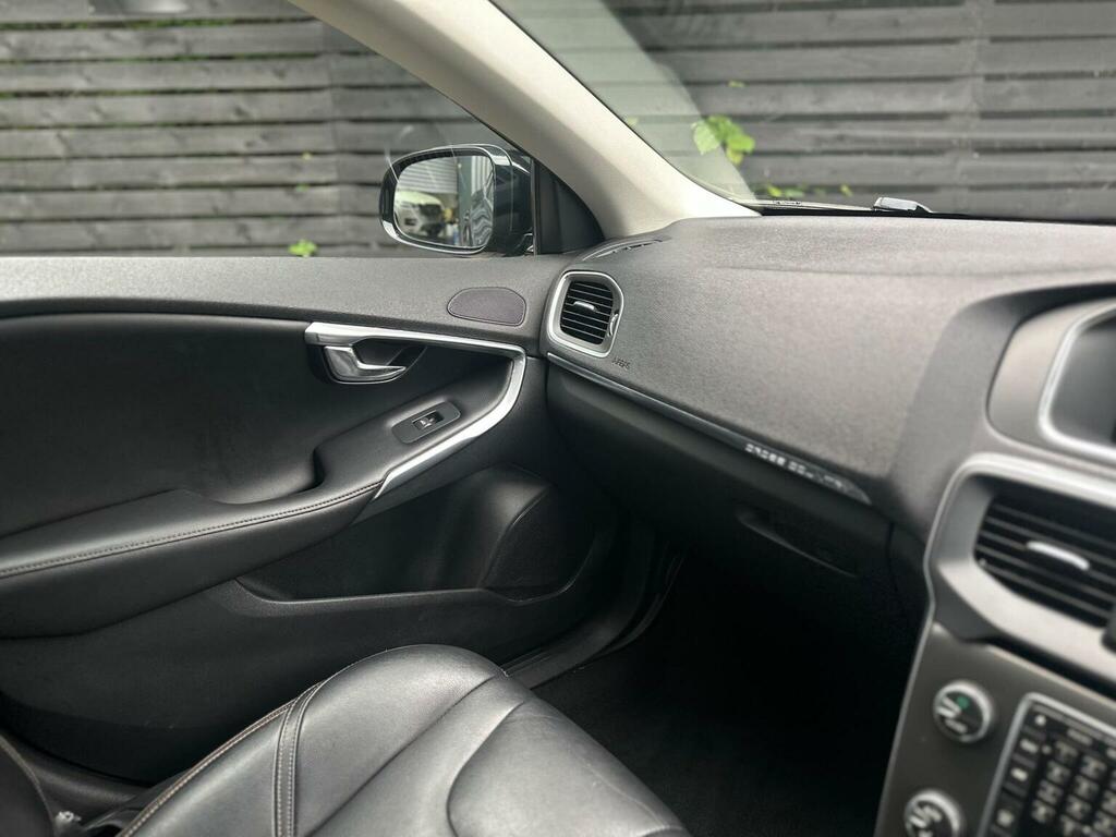 Volvo V40 Cross Country Hatchback Red #33