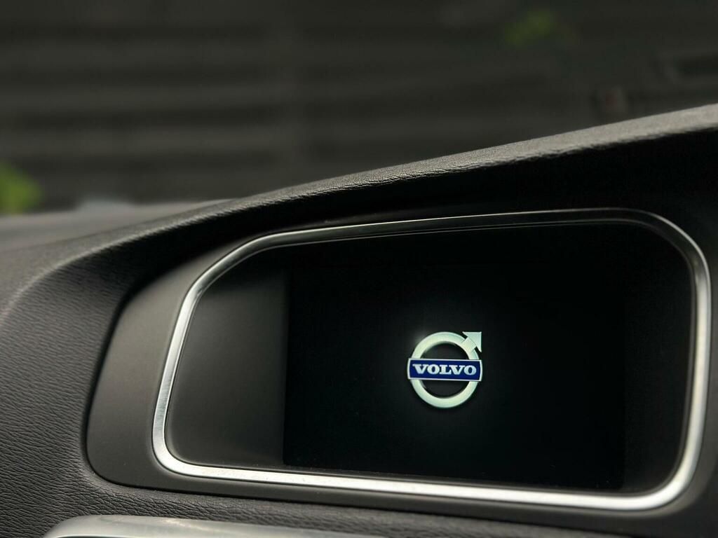 Volvo V40 Cross Country Hatchback Red #36