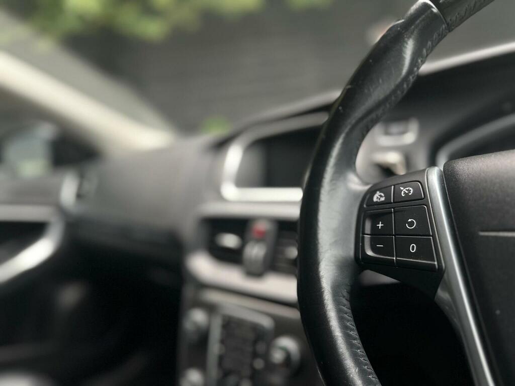 Volvo V40 Cross Country Hatchback Red #28