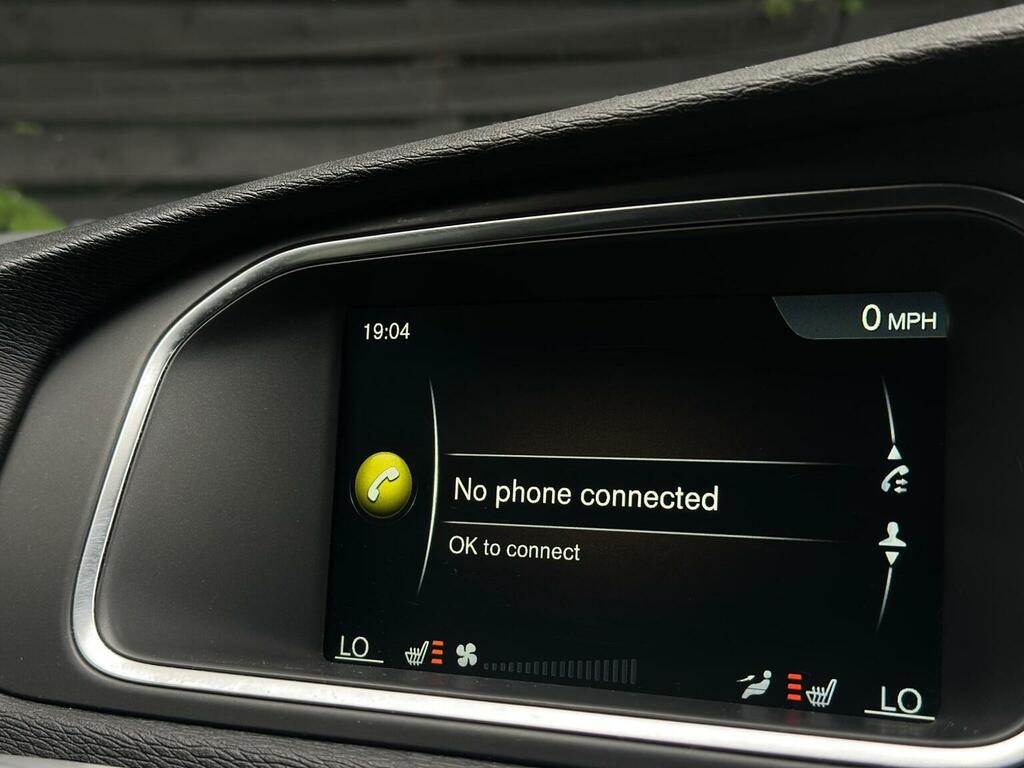 Volvo V40 Cross Country Hatchback Red #42