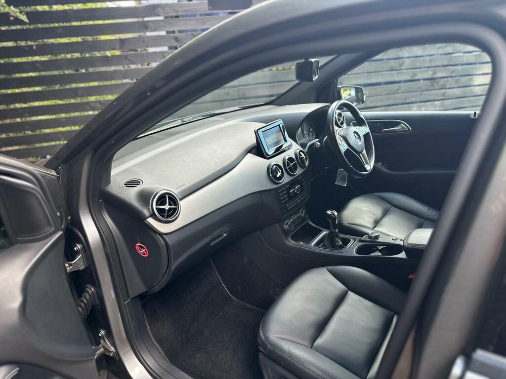 Mercedes-Benz B Class 1.6 B180 Sport 7G-dct Euro 6 Ss Black #24