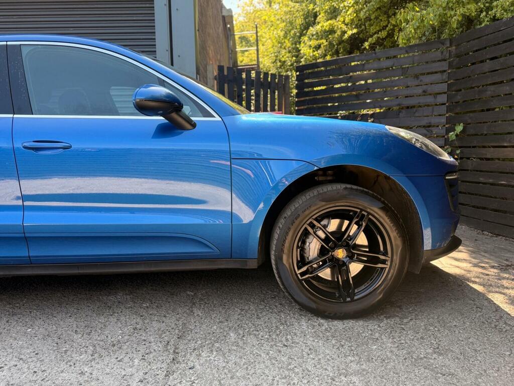 Porsche Macan Red #14