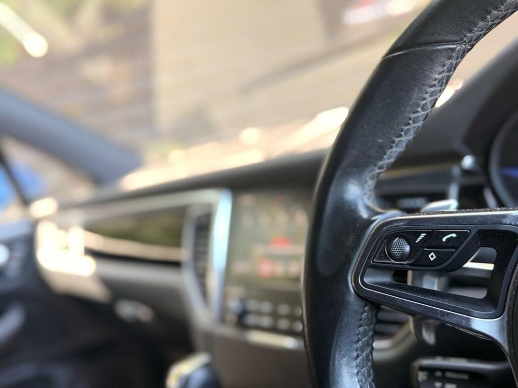 Porsche Macan Red #41
