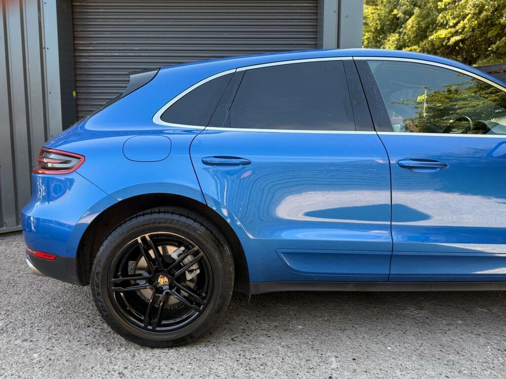 Porsche Macan Red #13