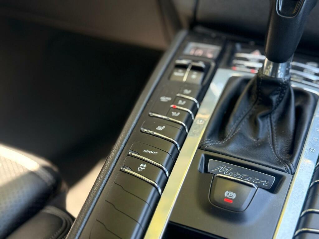 Porsche Macan Red #43