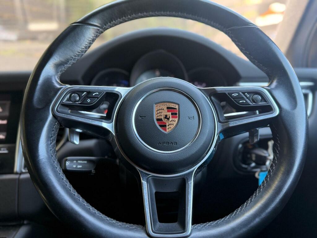 Porsche Macan Red #37
