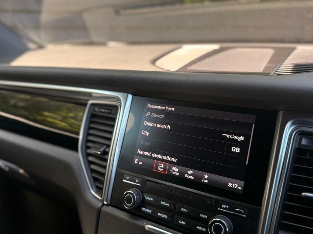 Porsche Macan Red #30