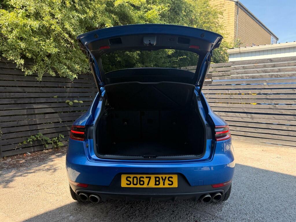 Porsche Macan Red #36