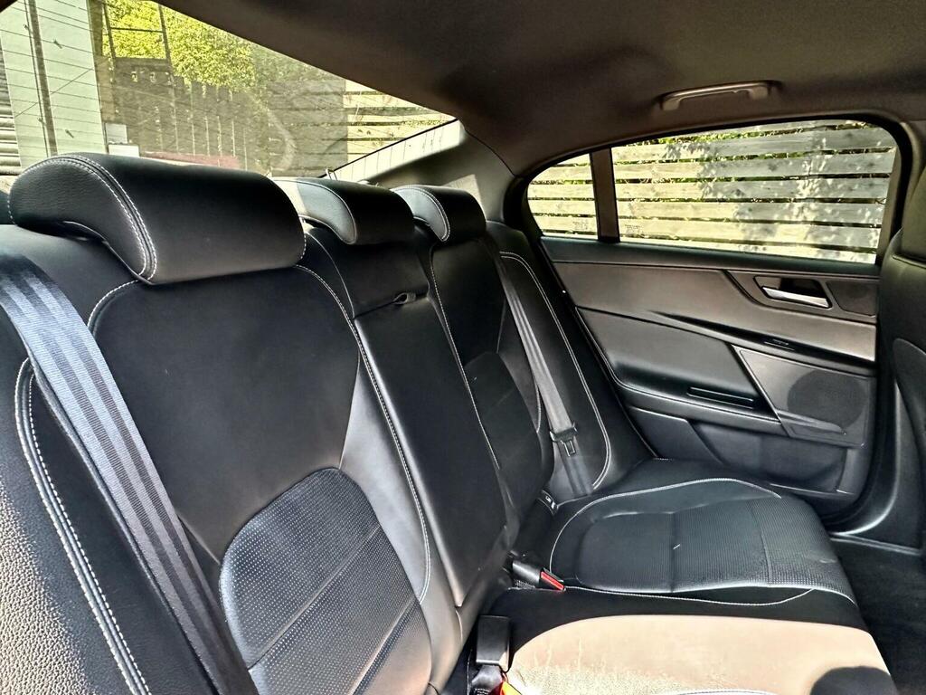 Jaguar XE  Black #10