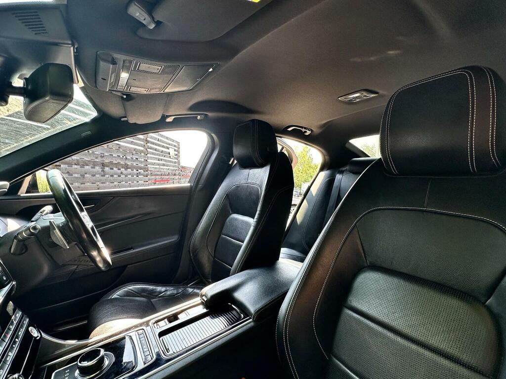 Jaguar XE  Black #8