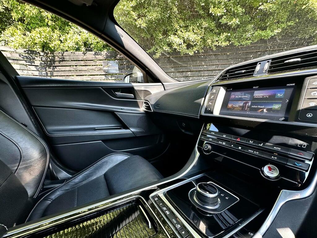 Jaguar XE  Black #25