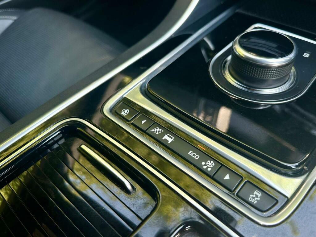 Jaguar XE  Black #24