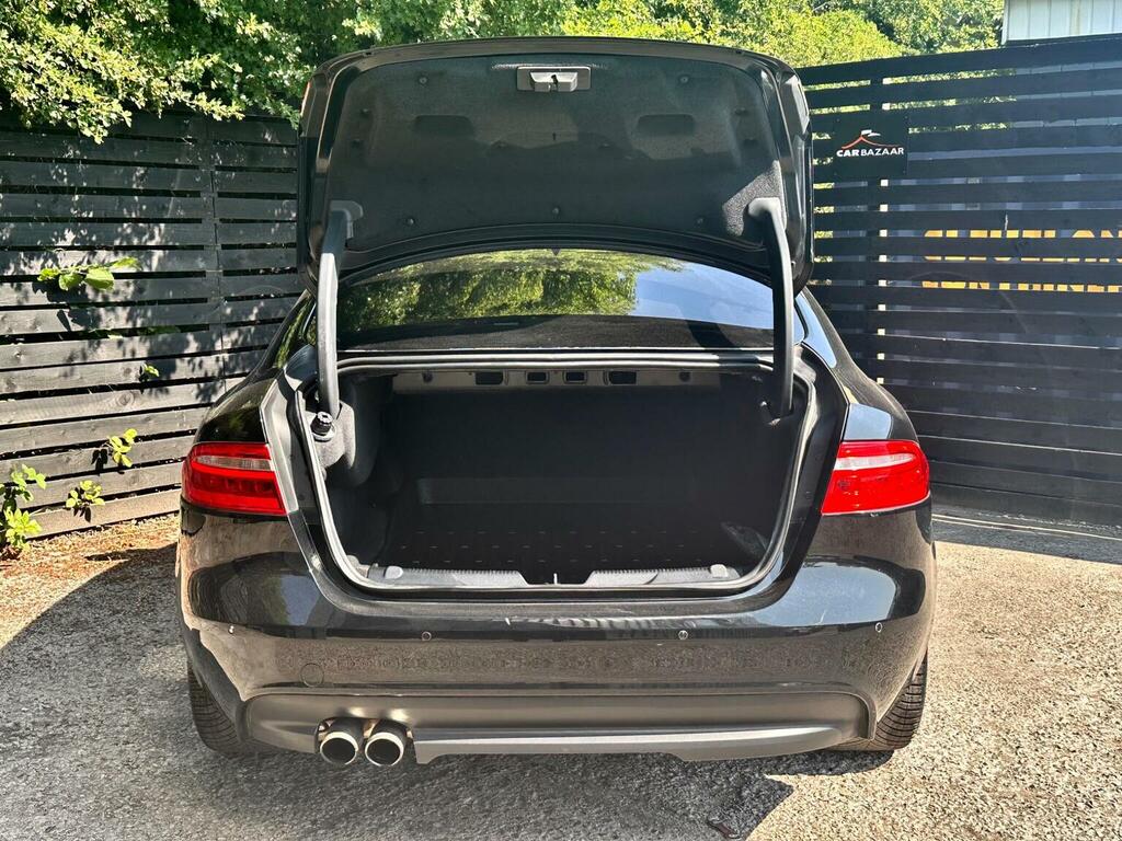 Jaguar XE  Black #31
