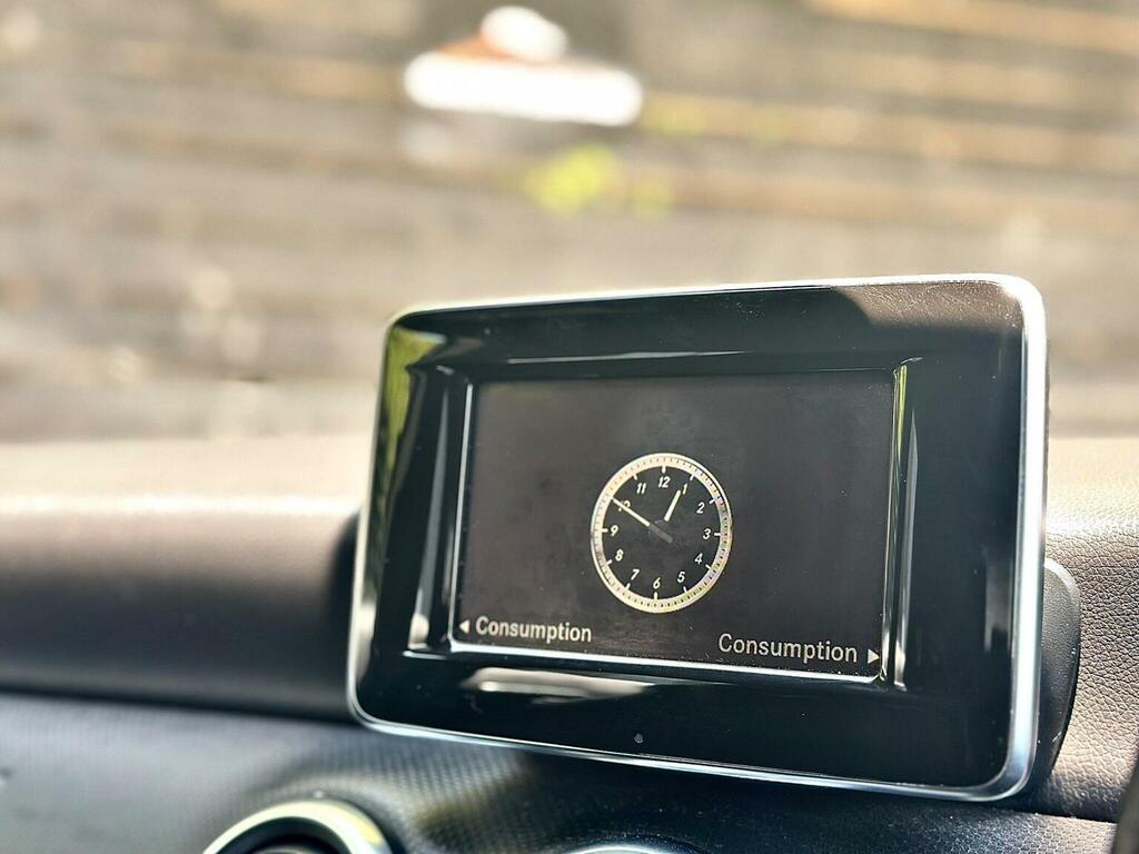 Mercedes-Benz A Class Hatchback 1.6 White #17