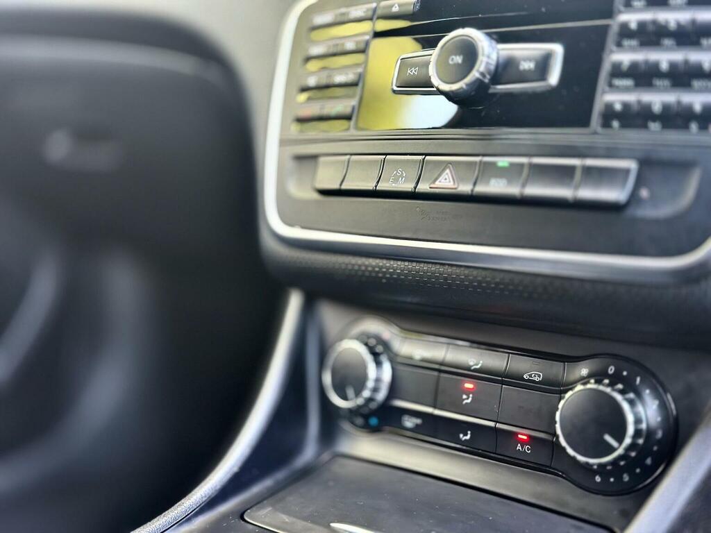 Mercedes-Benz A Class Hatchback 1.6 White #24