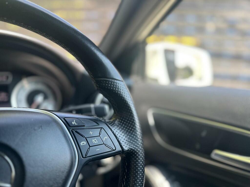 Mercedes-Benz A Class Hatchback 1.6 White #28