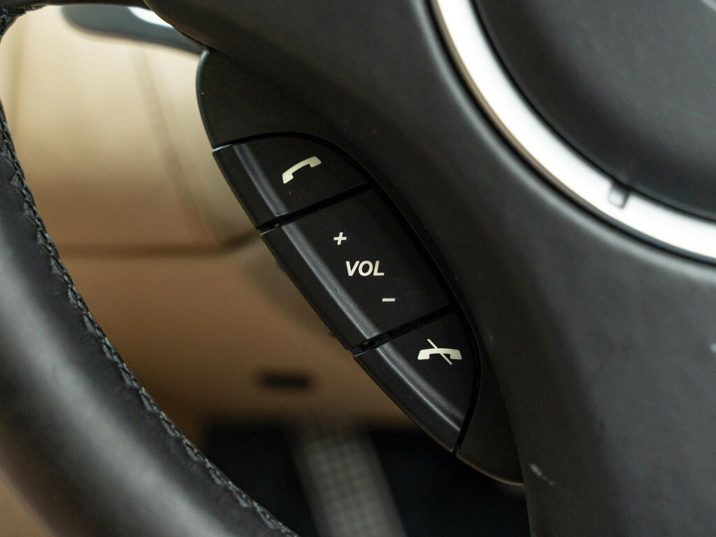 Aston Martin DB9 6.0 V12 T-tronicii Black #23