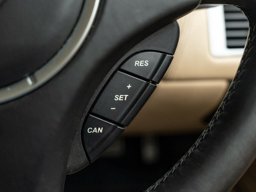 Aston Martin DB9 6.0 V12 T-tronicii Black #24