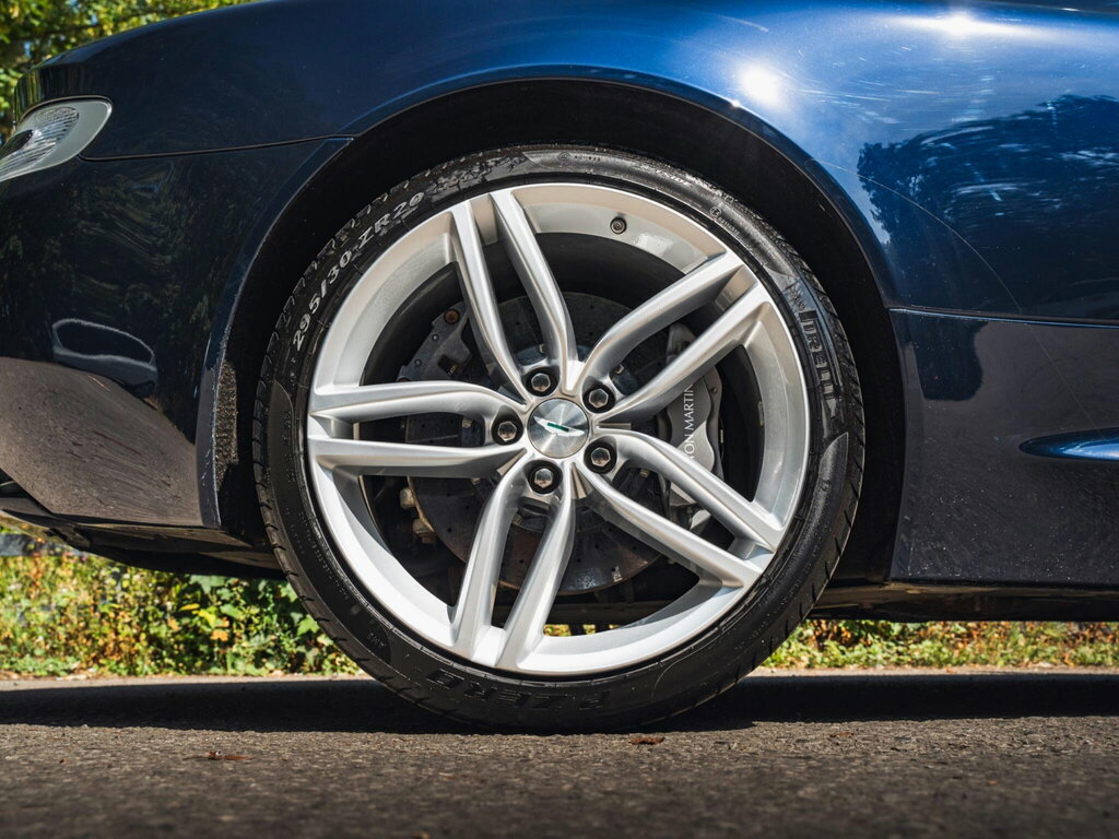 Aston Martin DB9 6.0 V12 T-tronicii Black #31
