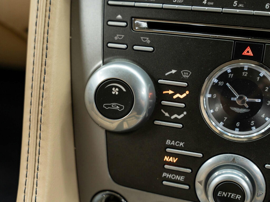 Aston Martin DB9 6.0 V12 T-tronicii Black #18