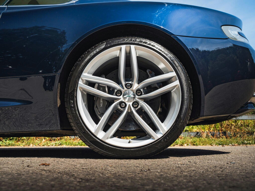 Aston Martin DB9 6.0 V12 T-tronicii Black #32