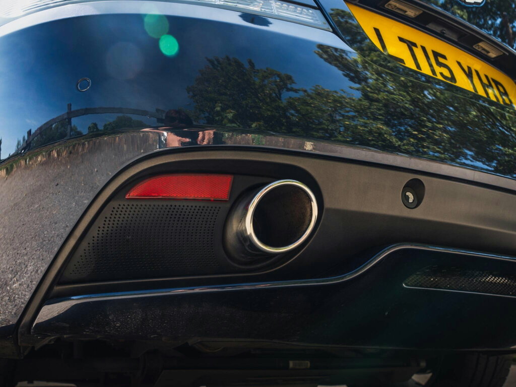 Aston Martin DB9 6.0 V12 T-tronicii Black #50