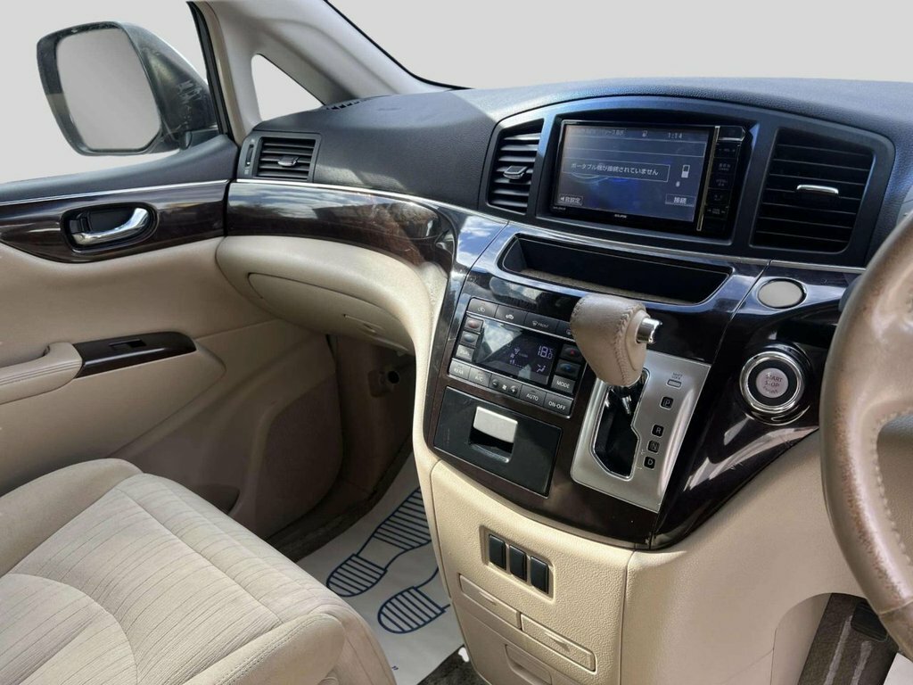 Nissan Elgrand Mpv Black #32