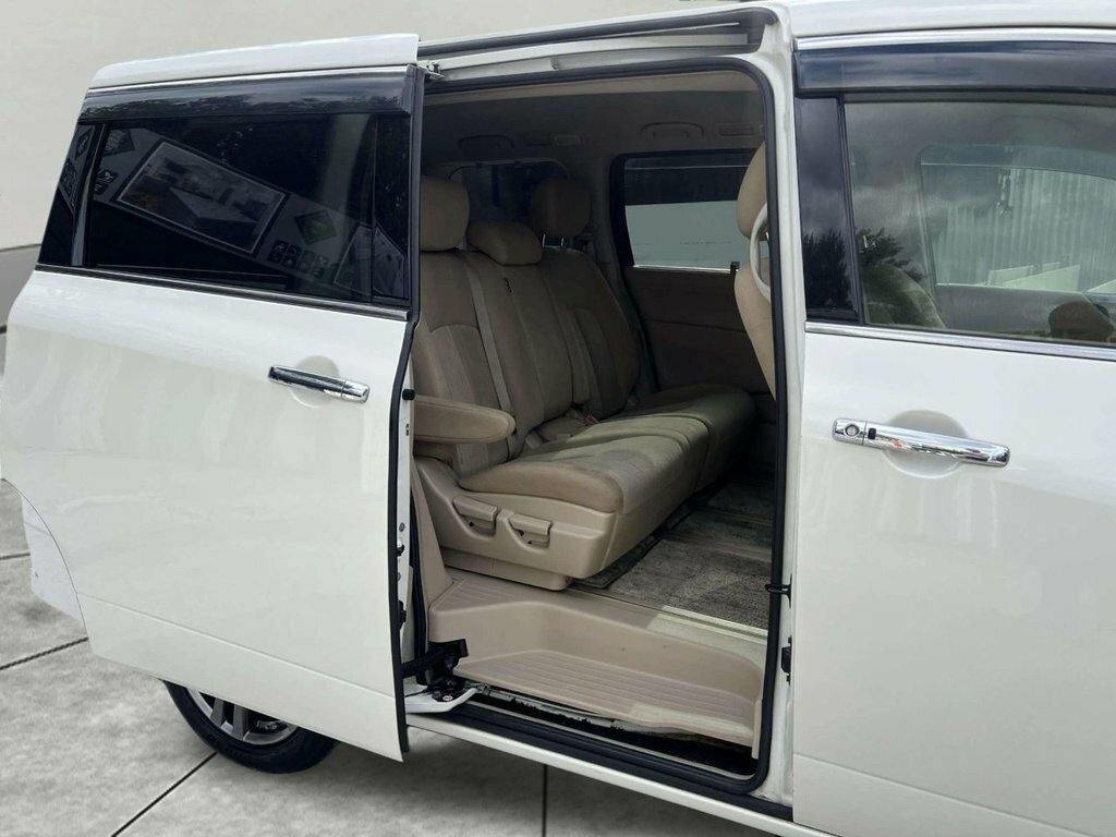 Nissan Elgrand Mpv Black #17