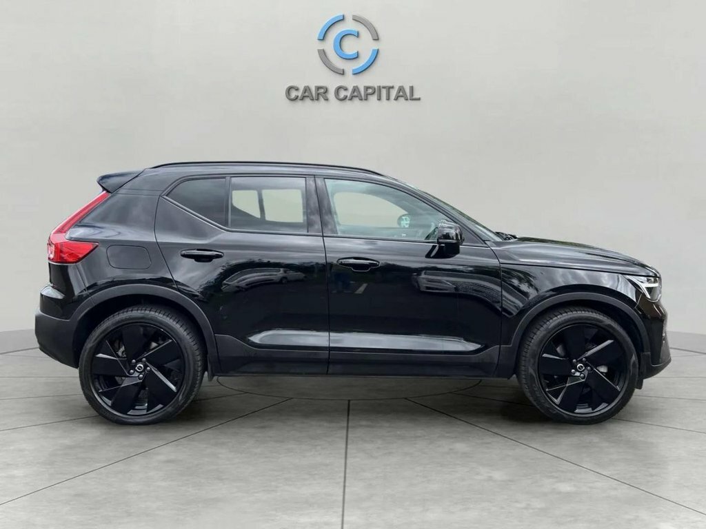 Volvo XC40 2L Plus Black Edition BT25NFA Black #4
