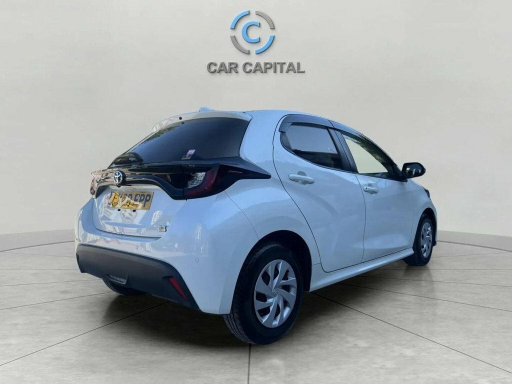 Toyota Yaris Hatchback LX20EPP White #5
