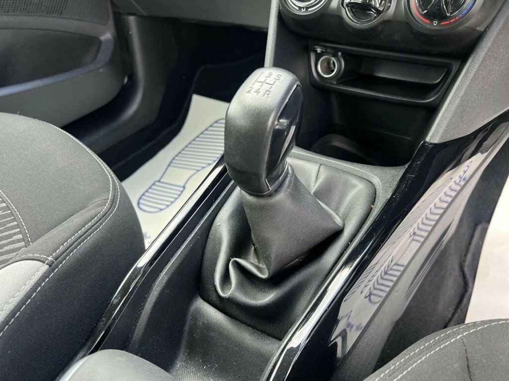 Peugeot 2008 Active Blue #32
