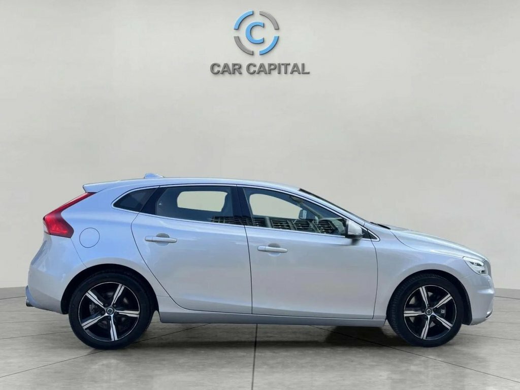 Volvo V40 1.5L R-design LO18VHW Silver #4