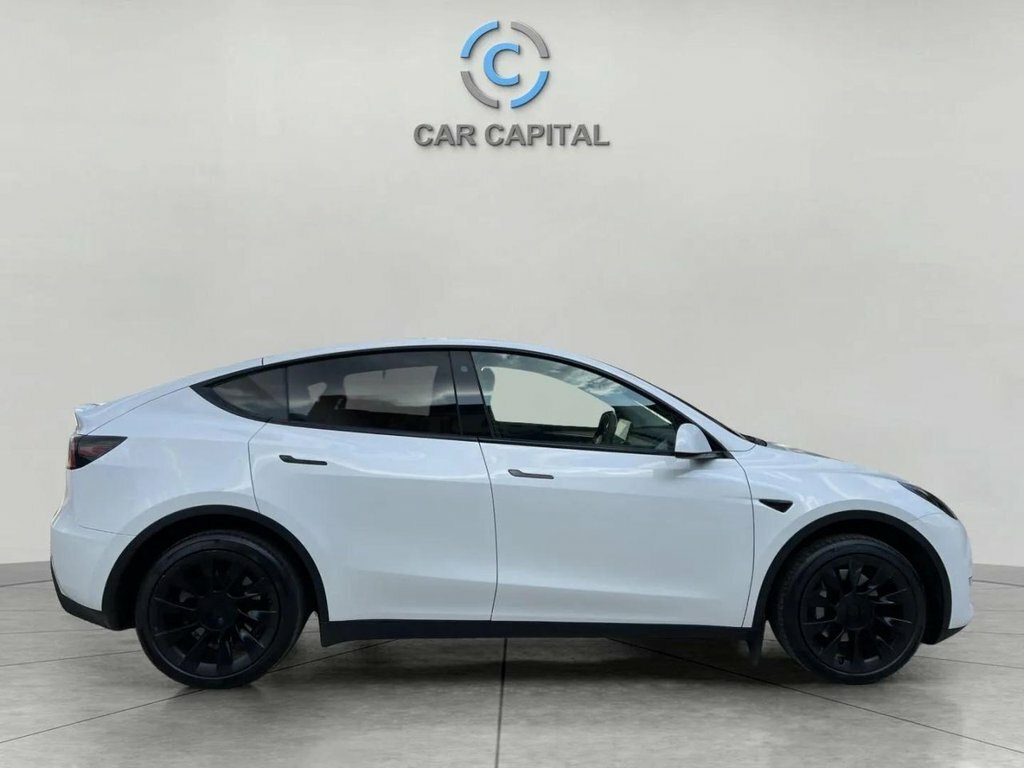 Tesla Model Y Suv LE23XBP White #4