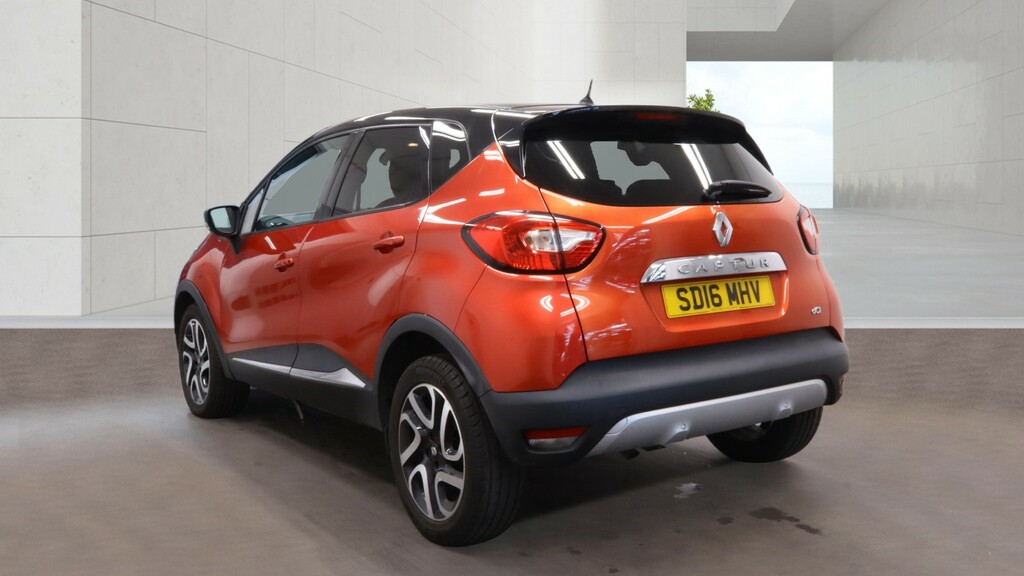 Renault Captur 1.5 Signature Nav Dci 90 SD16MHV Red #4