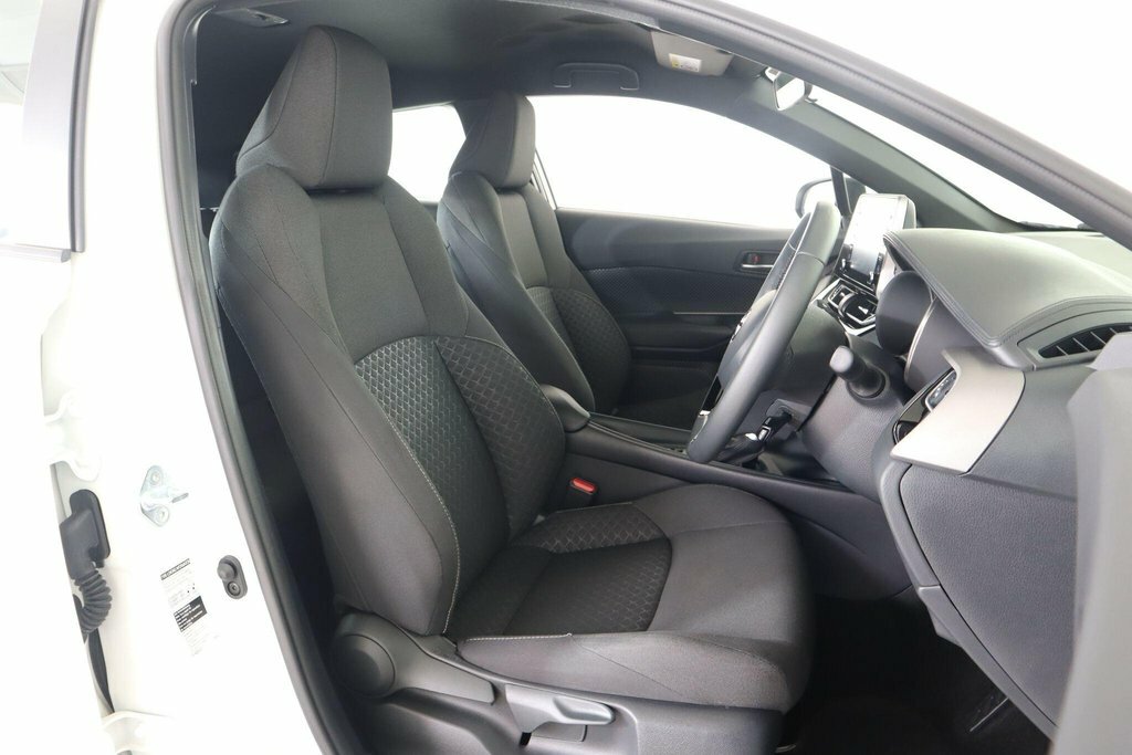 Toyota C-Hr 1.8L Icon White #3