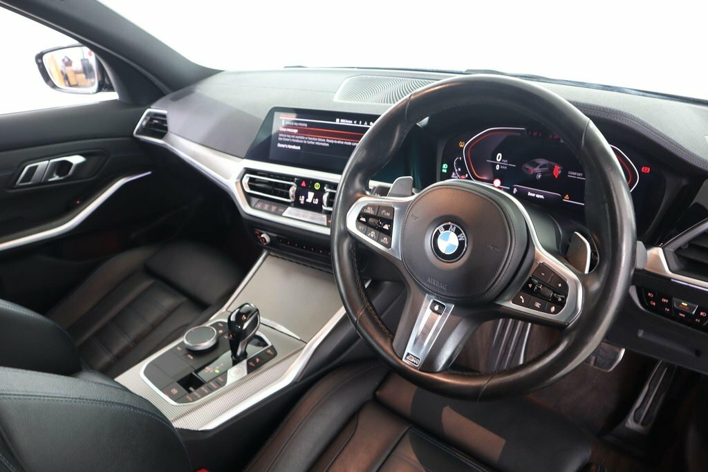 BMW 3 Series 2L M Sport LB69NBK Black #2