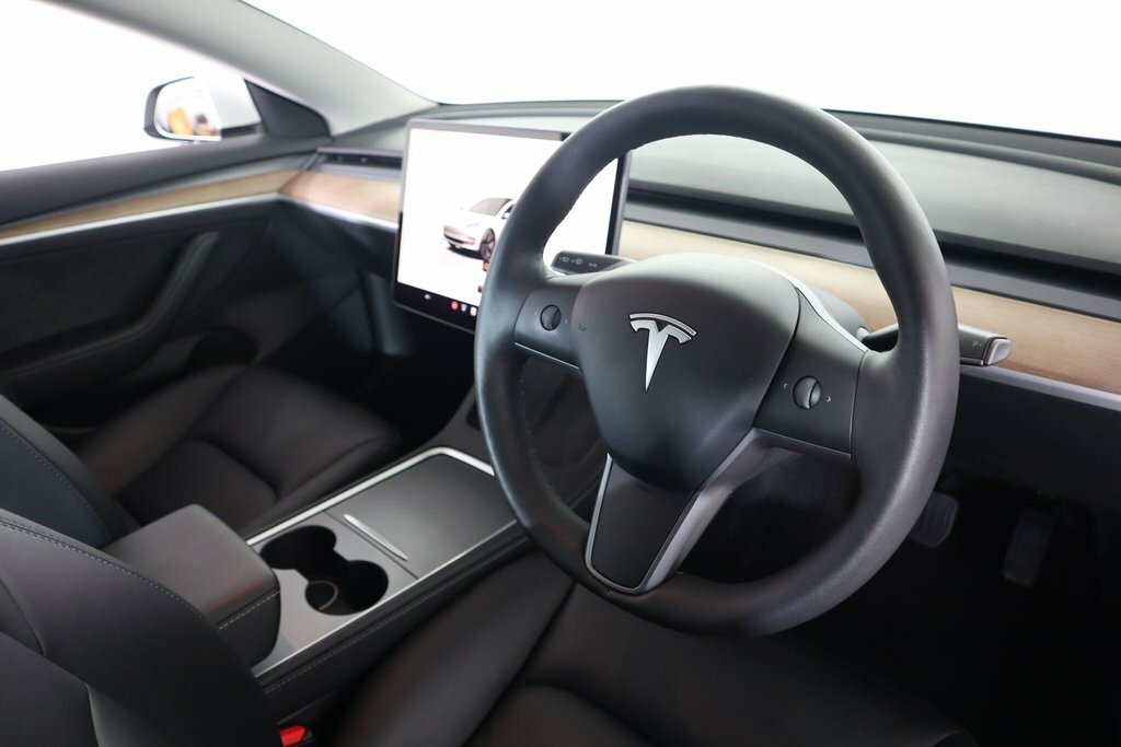 Tesla Model 3 Saloon MW22ZYM White #2