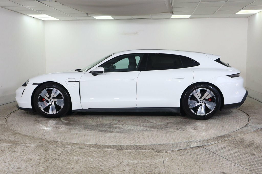 Porsche Taycan Estate White #5