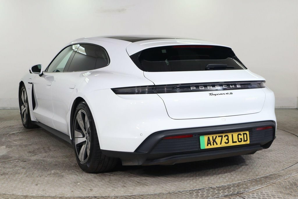 Porsche Taycan Estate White #4