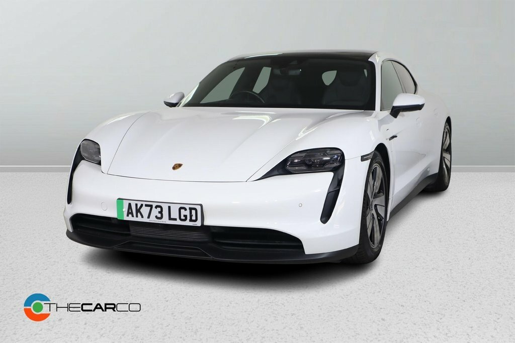 Porsche Taycan Estate White #4