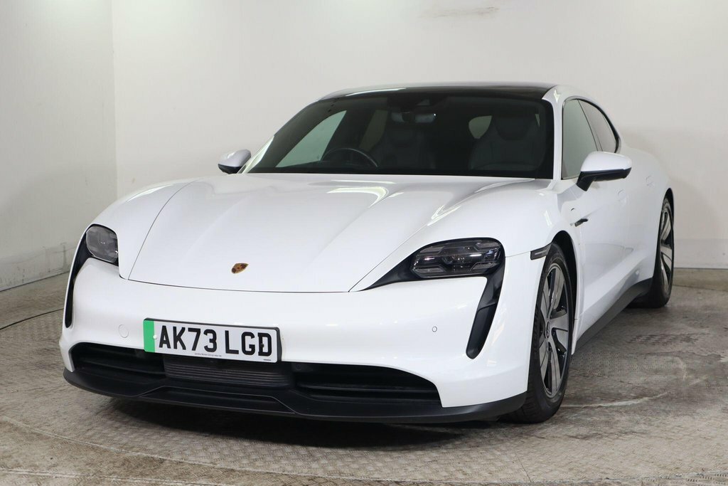 Porsche Taycan Estate White #3