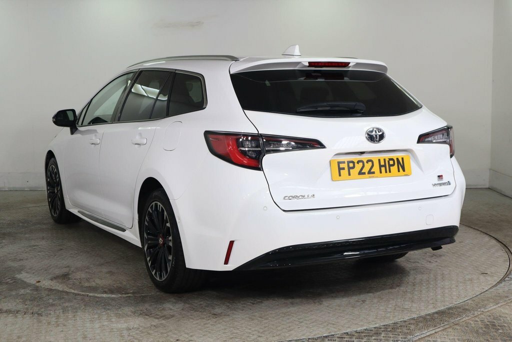Toyota Corolla 1.8L Gr Sport White #4