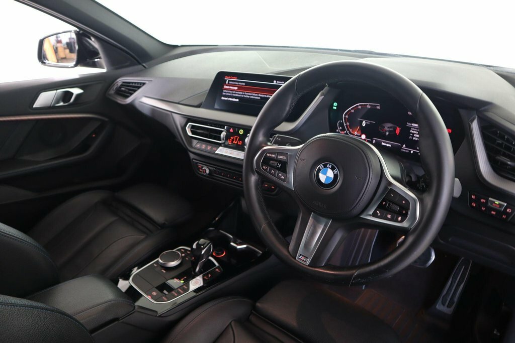 BMW 1 Series 1.5L M Sport Black #2