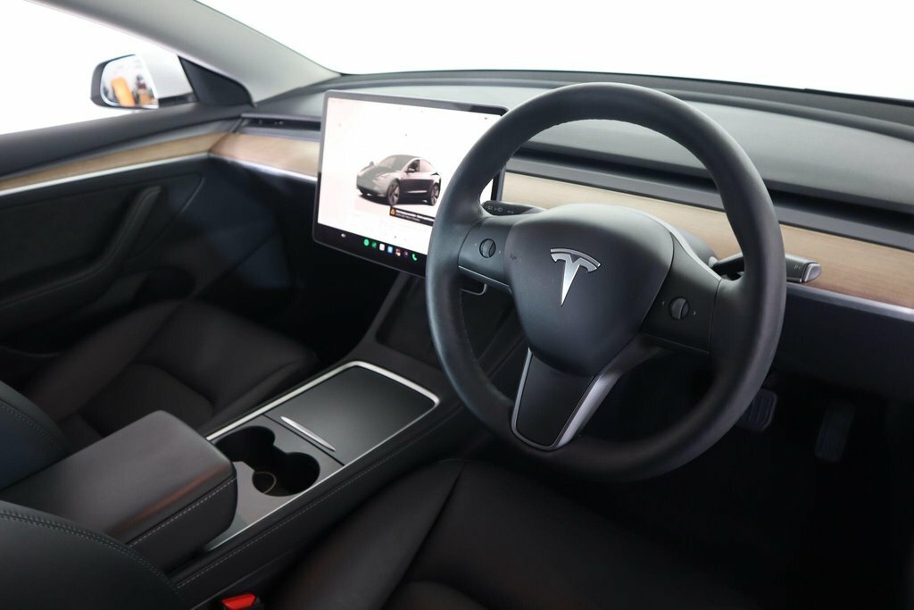 Tesla Model 3 Saloon White #2