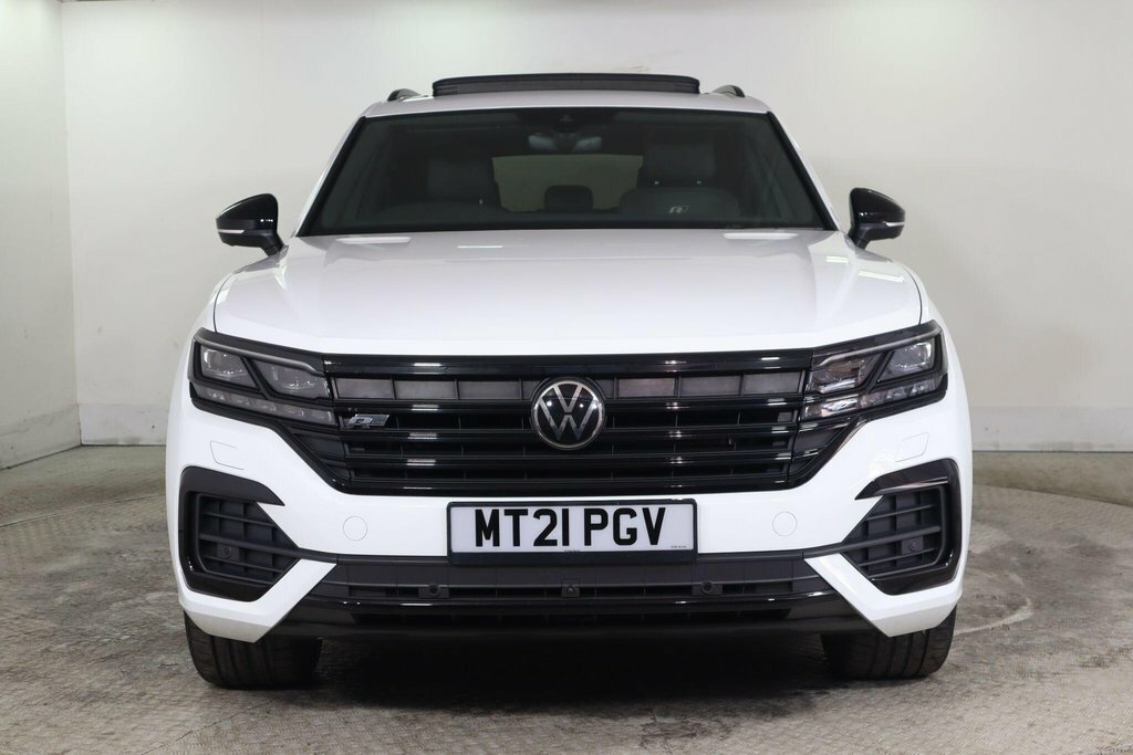 Volkswagen Touareg 3L Black Edition MT21PGV White #2