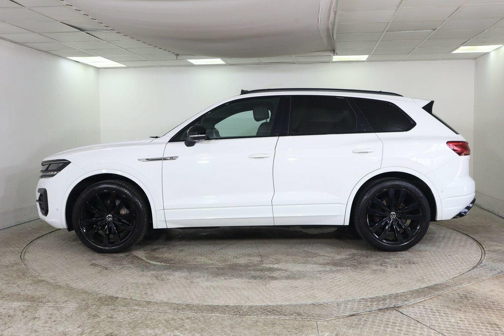 Volkswagen Touareg 3L Black Edition MT21PGV White #5