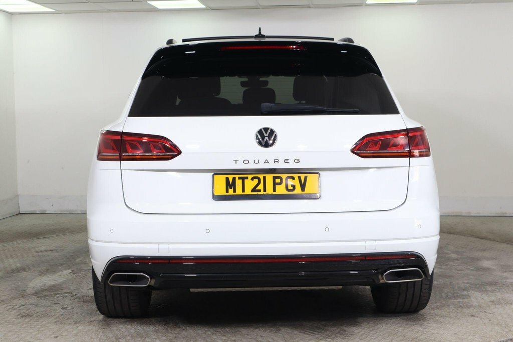 Volkswagen Touareg 3L Black Edition MT21PGV White #6