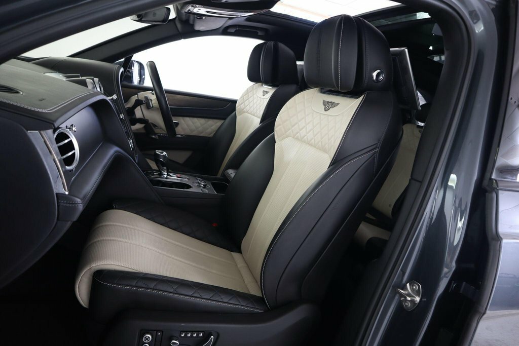 Bentley Bentayga D V8 Black #65