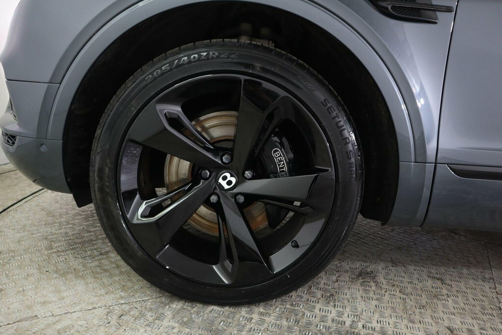 Bentley Bentayga D V8 Black #37