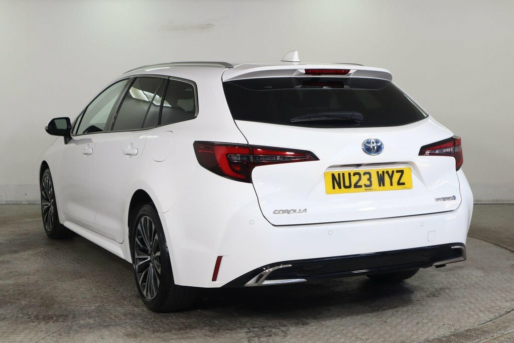 Toyota Corolla 1.8L Design White #4